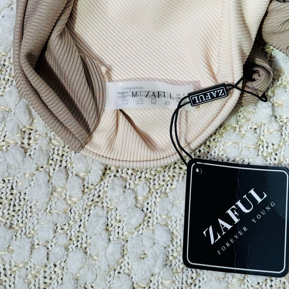 One Piece Swimsuit  Cut Out Bathing Suit Swimwear - Picture 3 of 3